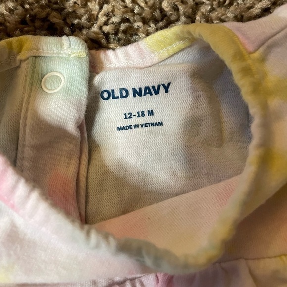 🐶🐶Old Navy 12-18m tie dye bodysuit.🐶🐶 - Picture 4 of 4